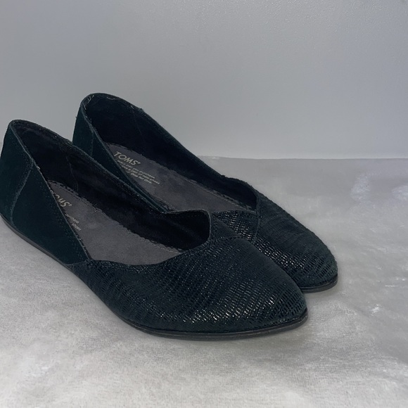 TOMS slip ons Judi black snake print slip on flat size 8.5 EUC - Picture 2 of 7